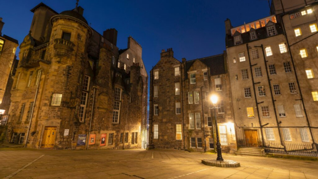 Makars Court